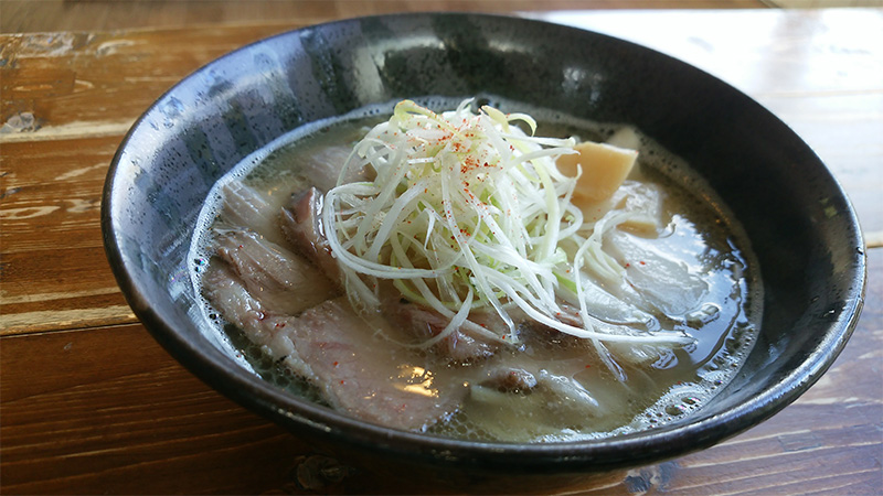 鶏にぼ白湯麺