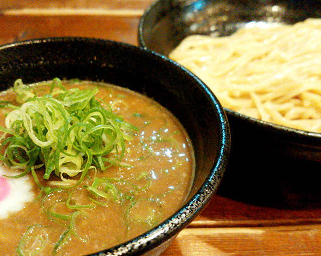 鈴鹿市のつけ麺屋「menkouともや　鈴鹿店」