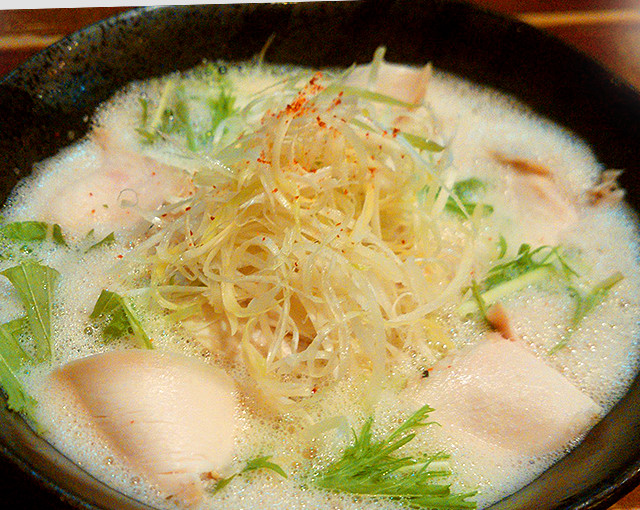 鈴鹿市のつけ麺屋「menkouともや　鈴鹿店」